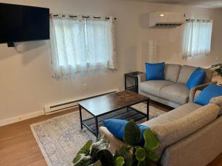 Comfy Pet-Friendly Unit Near Outdoor Adventure! - 0