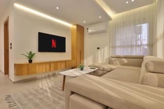 Cozy 2BR apartment next to City Stars Mall - 9