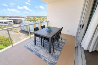 Townsville 2 Bedroom Apartment with Pool, Balcony & Parking - 0