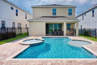 7412 MA - Stylish Home Near Parks - 0