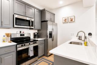 Downtown Escape by Bathhouse Row & Convention Center, Suite 106 - 5