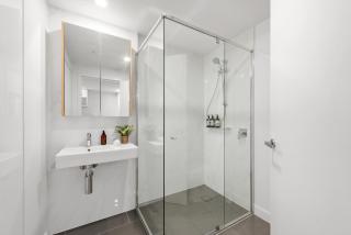 Sensational City Views and Best South Bank Location! - 3