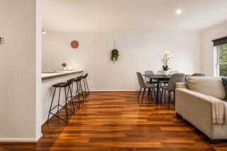 Leafy Family 2BR - Private Patio by South Melbourne Market - 3