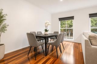 Leafy Family 2BR - Private Patio by South Melbourne Market - 2