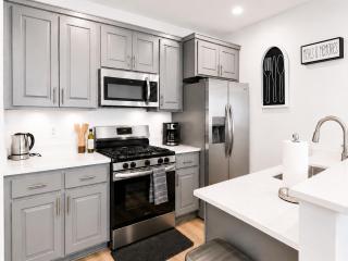 Downtown Retreat - National Park & Convention Center, Suite 203 - 3