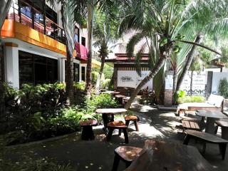 One-bedroom condo on Nai Harn Beach, Rawai - 3