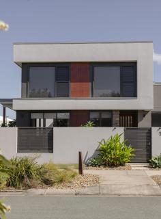 Huge Family Home, Pool, 2 Living Areas, 8 Min Beach - 1
