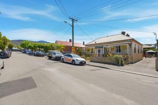 Rosehaven Retreat - Free Parking - Games Room - Walk to Restaurants - 8