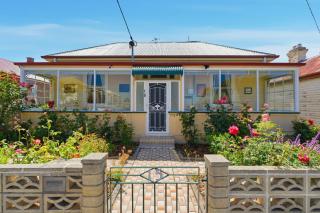 Rosehaven Retreat - Free Parking - Games Room - Walk to Restaurants - 6