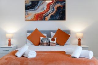 2BR Darlington Home by Stay With Us - 9
