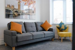 2BR Darlington Home by Stay With Us - 3