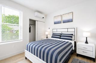 Elegant New-Build Suite - Walk to Everything, Suite 208 - 2