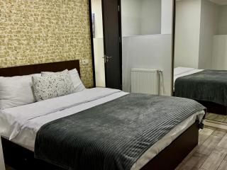 Boutique Old Town Apartment - 6