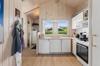 Lovely Family Home In Quiet Waterside Setting - 3