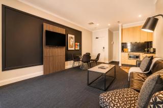 Stylish CBD 1BR - Gym & Lounge - Next to Chinatown - 4
