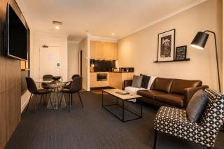 Stylish CBD 1BR - Gym & Lounge - Next to Chinatown - 5