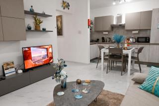 Cozy 2bdr Apart In Bugibba Square - Happy Rentals - 9