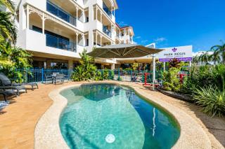 Paradise Stay with Marina Views Large Balcony and Parking - 5