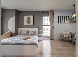 Modern Studio Near City Center - 5