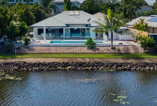 Villa Aura - Private Pool - Lakefront & Near Beach - 1