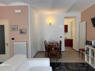 Casa Spaziosa Vista Castello - 3minuti dal Centro di Barolo - 3