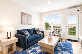 Premium Suite Steps from Convention Center, #307 - 0