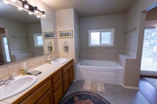 Beautiful spacious home in the heart of emmett -  - 8