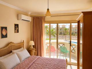 Luxury 3-Bedroom Seaside Villa Private Garden & Direct Pool Access Stella Heights Sidi Abdelrahman - 4