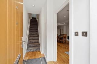 Modern house in Birmingham - 3