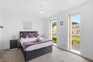 Modern house in City Centre with private parking and gated property - 5