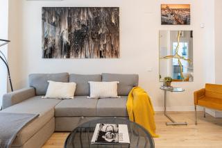 GOLD SUITE APARMENT Wifi AC SERVICES E1 - 2