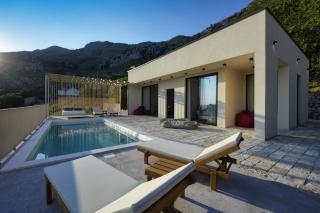 Modern Castle - Boutique Luxury Villa Rezevici - 4