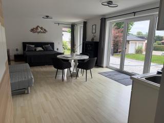 Ferienwohnung Heiter -ruhig - Terrasse -Stellplatz - WLAN - Vollausstattung - Entspannen am Rande der 3 Gleichen - 7