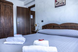 River Hotel - 6