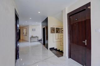 FabHotel Crystal Zee - 8