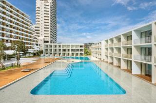 Patong Beach Hotel by See2Sea - 6
