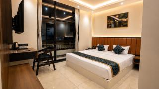 Hotel Shakuntla Palace - 400 Meters away from Vishnu Pad Temple 7 mins walk - 1