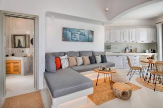 Villa - Sleeps 3 - Private pool-Parking - 3