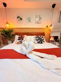 Azure Destiny's Suites 1205 - 5