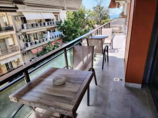 Apartment - Sleeps 8 - Balcony - Parking - 7