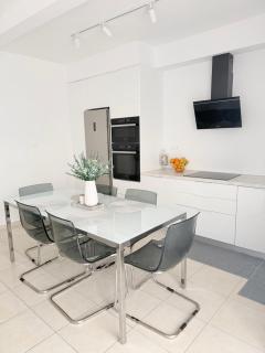 Kyra's Central Flat - 8