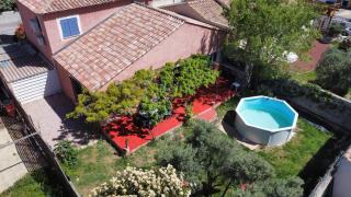 Les Glycines -AC-piscine-terrasse-BBQ-parking. - 9