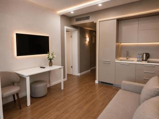 Grand Royal Black Sea Batumi Luxury Sea View Apartments - 2