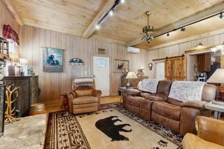 Bradley Bear Hideaway - 6