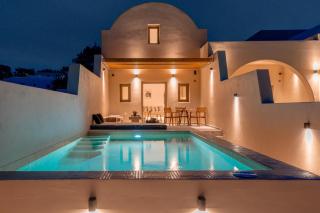 Santorini - Villa - Sleeps 5 - Pool - Parking - 9