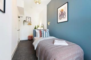 High-Spec Hartlepool 3BR Apartment Sleeps 5 by Stay With Us - 6