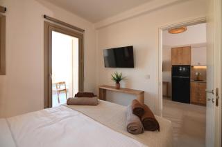Santorini - Villa - Sleeps 2 - Pool - Parking - 8