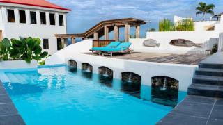 Whale Tails Island Suites & Villas - 8