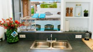 Whale Tails Island Suites & Villas - 5