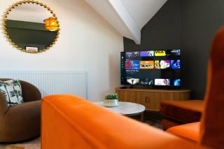 Central Hartlepool 2BR Retreat Sleeps 3 by Stay With Us - 3